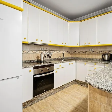 Apartment Unique 2 Bedroom In Golden Mile✺ Pool ✺ Parking *