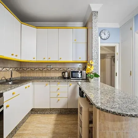 Apartment Unique 2 Bedroom In Golden Mile✺ Pool ✺ Parking *
