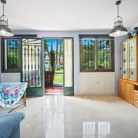 Unique 2 Bedroom In Golden Mile✺ Pool ✺ Parking Apartment Marbella