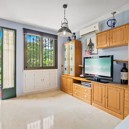 Unique 2 Bedroom In Golden Mile✺ Pool ✺ Parking * Marbella